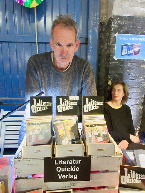 Neue Vertriebswege will Lou Probsthayn finden, der vor zehn Jahren in Hamburg den Literatur Quickie Verlag gründete. Foto: Dagmar Leischow