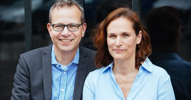 „Wir sind ein Speedboot“ Yvonne Funcke und Ralf Brenner, Geschäftsführende Gesellschafter der Kommunikations- und Beratungsagentur Fromm: „„Eine Hafenstadt und ihre Unternehmen sind nur erfolgreich, wenn sie es schaffen, international zu kommunizieren und auf andere Menschen aus anderen Kulturkreisen einzugehen.“ ©FROMM / Verena Reinke