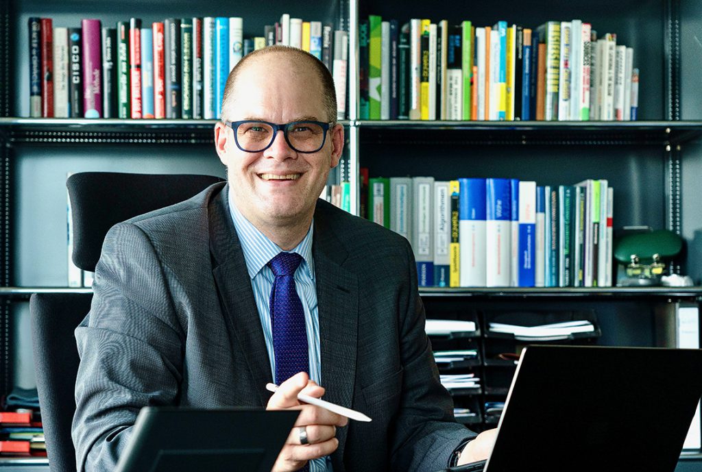Prof. Jörg Müller-Lietzkow, Präsident der HafenCity Universität (HCU): „Wir haben das große Glück und die Freude, dies alles live vor Ort in der HafenCity Universität mitzuerleben – schöner wäre allerdings noch, wenn man ab und an die vielen klugen und hochqualifizierten Menschen an der HCU ein wenig mehr einbinden würde, denn an Wissen, Können und Lust an der Mitgestaltung der HafenCity herrscht kein Mangel.“ © Thomas Hampel