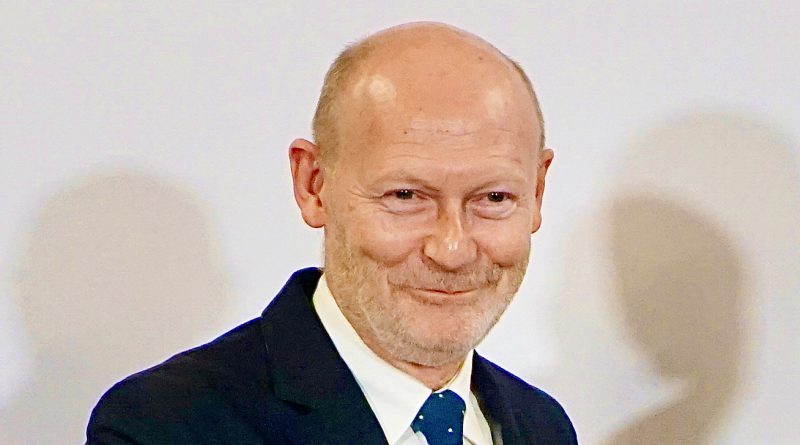 Dem NDR sagte Wirtschaftssenator Michael Westhagemann, er könne sich durchaus vorstellen, die generellen Verbote für Gastronomie und Hotellerie ab dem 18. Mai zu lockern und Öffnungen unter bestimmten Auflagen wieder zu erlauben. © Wolfgang Timpe