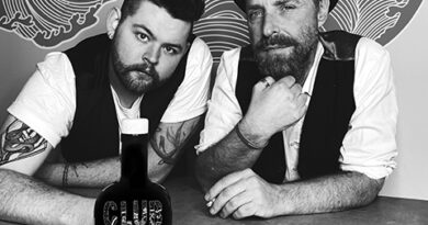 Partner beim Unternehmen „Club 20457 Gin“ und ihrem neuen Konzept „Zauberwald“: Christian Niese und „Club“-Gründer Antonio „Toni“ Fabrizi. © Jessica Svartvit