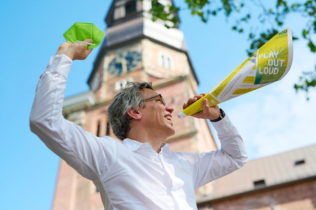 Pastor Frank Engelbrecht: „Wir standen an einem Kipppunkt. Und das ist es auch, was die Corona-Pandemie uns schmerzlich gelehrt hat: Dass wir an Kipppunkten leben, immer in der Gefahr, dass wir eine Welle lostreten, die uns überrollt.“ © Catrin-Anja Eichinger