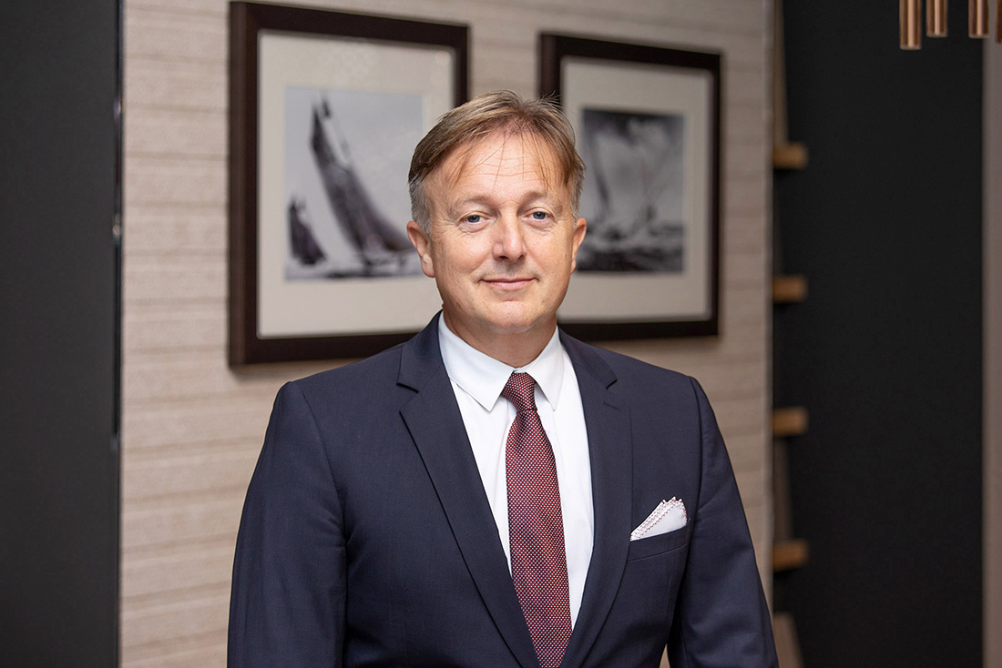 Raphael A. Herder, Der HafenCity-Makler: „Unsere Käufer suchen einen privaten Rückzugsort und wissen diesen Luxus und den Ort zu schätzen.“ © Der HafenCity Makler