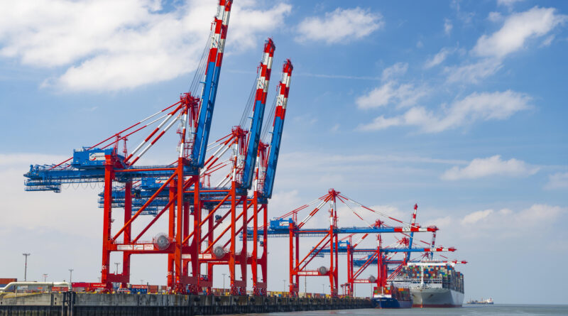 Jade-Weser-Port-Deal: Hapag Lloyd hat nun seinerseits eine Beteiligung von 30 Prozent am Terminal des Jade-Weser-Ports beschlossen.© PICTURE ALLIANCE / ZOONAR | PHILIPP JAKOB SCHUMACHER