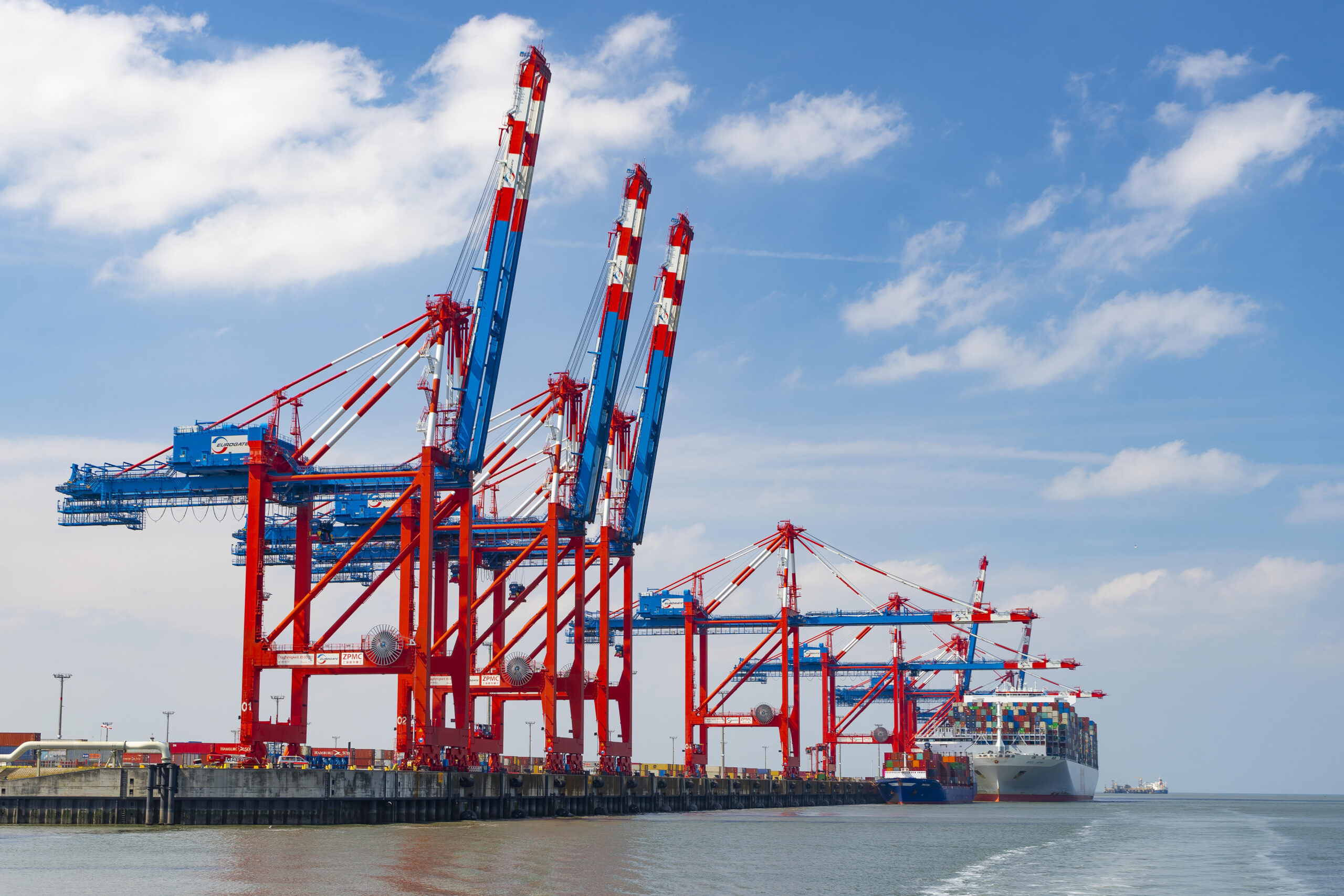 Jade-Weser-Port-Deal: Hapag Lloyd hat nun seinerseits eine Beteiligung von 30 Prozent am Terminal des Jade-Weser-Ports beschlossen.© PICTURE ALLIANCE / ZOONAR | PHILIPP JAKOB SCHUMACHER