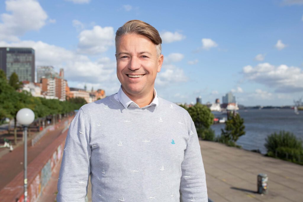 SPD-Bürgerschaftsabgeordneter Arne Platzbecker für Hamburg-Mitte, HafenCity: „Wir überlegen, ein Bürgerbüro in der HafenCity zu eröffnen.“ © Jan Urbanski