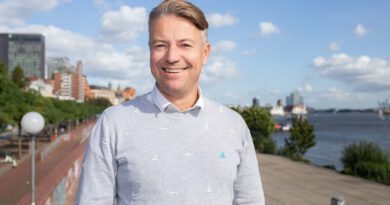 SPD-Bürgerschaftsabgeordneter Arne Platzbecker für Hamburg-Mitte, HafenCity: „Wir überlegen, ein Bürgerbüro in der HafenCity zu eröffnen.“ © Jan Urbanski