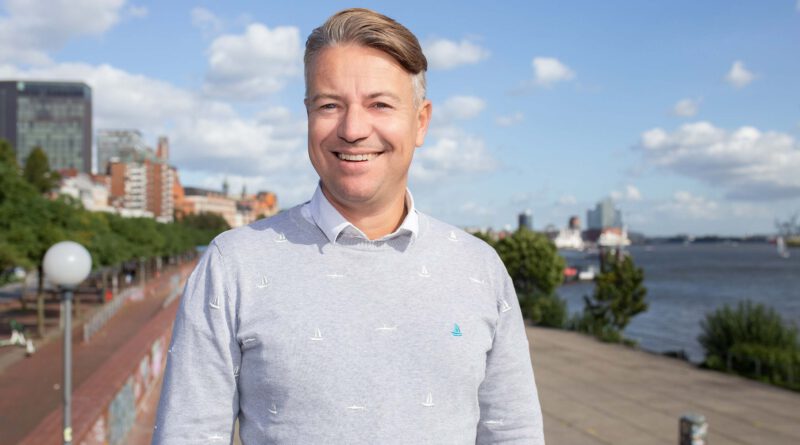 SPD-Bürgerschaftsabgeordneter Arne Platzbecker für Hamburg-Mitte, HafenCity: „Wir überlegen, ein Bürgerbüro in der HafenCity zu eröffnen.“ © Jan Urbanski