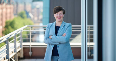 Ameron-Hoteldirektorin Jennifer Schönau: „Unsere Hansestadt spielt Schin heute in vielen Bereichen ganz vorne mit.“ © Catrin-Anja Eichinger | Ameron Hamburg Hotel Speicherstadt