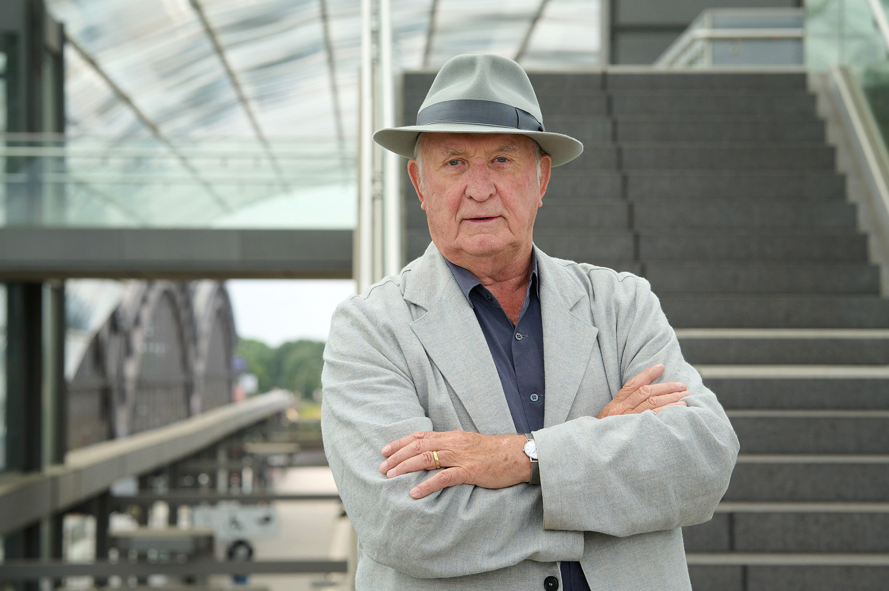 Architekt und Stadtplaner Volkwin Marg, (85) ist ein Mann der klaren Worte. Er kritisiert sowohl das Westfield Hamburg-Überseequartier wie auch die architektonische Entscheidung für den Elbtower. © Catrin-Anja Eichinger